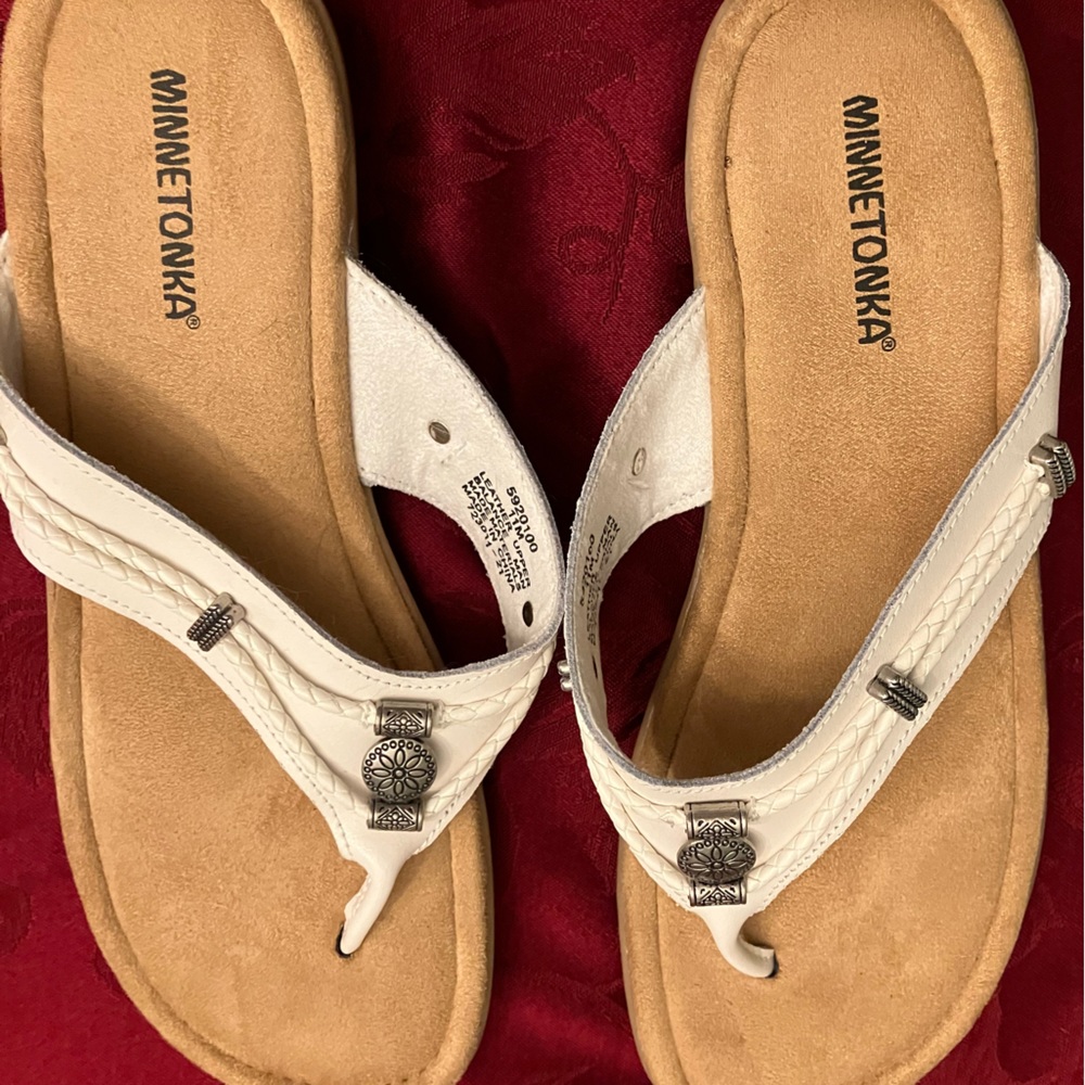 Minnetonka Silverbay Sandals